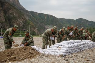 跟队：穆德里克在矿工时期不用防守，但想立足蓝军必须干脏活累活